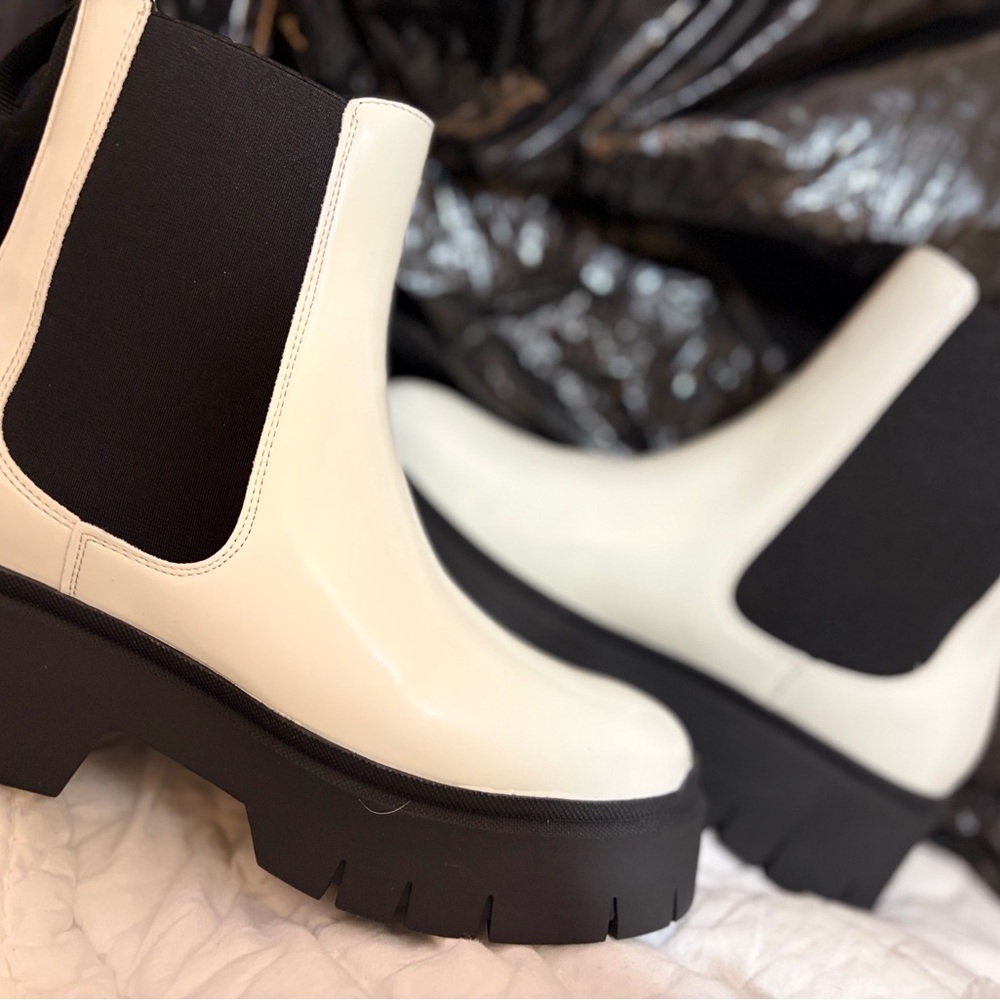 HUGO Women's Black and White Ankle Boots